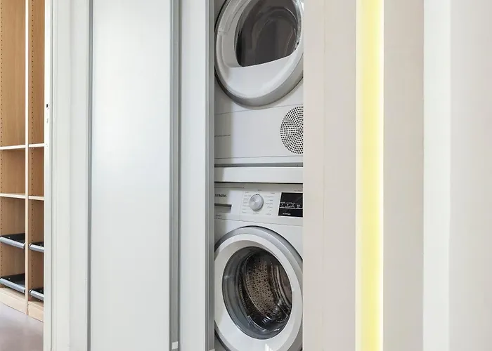 Stylish Industrial Flat דירה