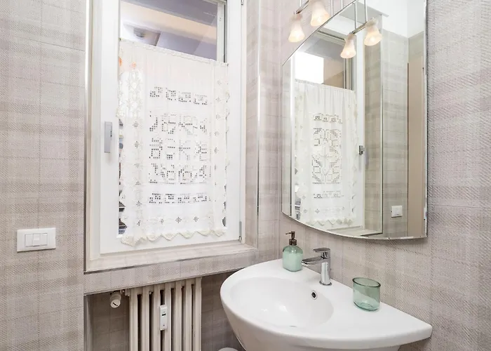 Stylish Flat With Balcony - 15 Min To Duomo * 밀라노