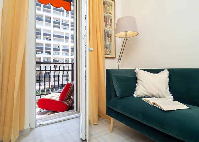 Stylish Flat With Balcony - 15 Min To Duomo Milán