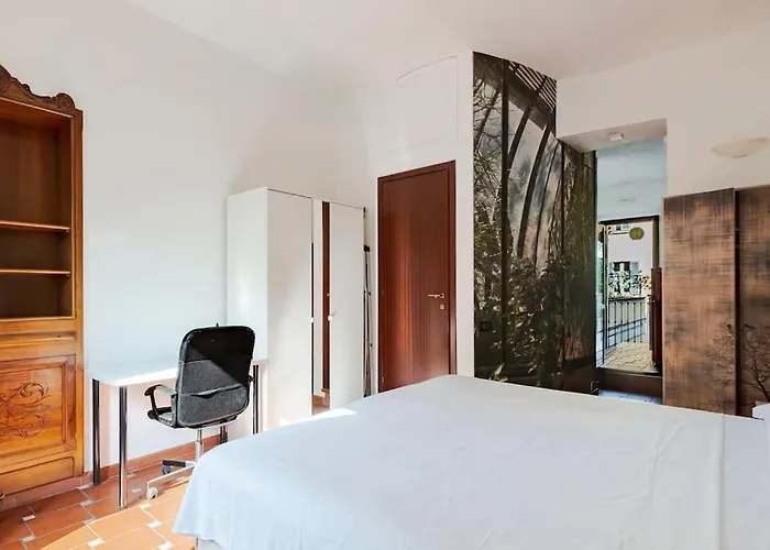 Alessandro 10 Mins Duomo * ミラノ