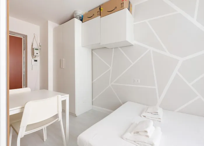 Guesthost - Cosy -m3 Yellow Line Affori Fn