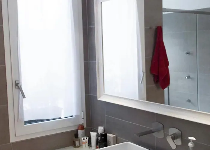 Yr Station - 5 Min Walk To Metro & Trains *