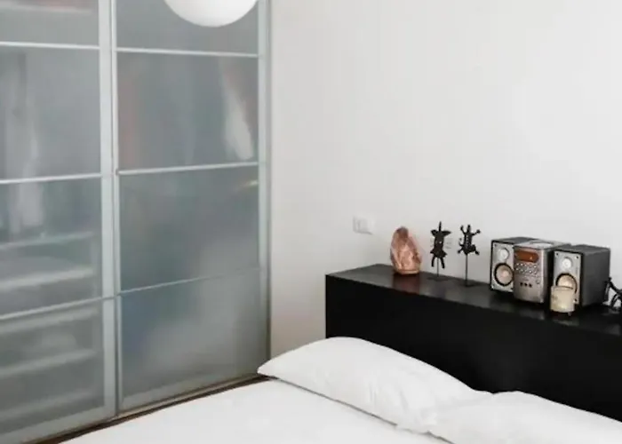 Yr Station - 5 Min Walk To Metro & Trains * Milano