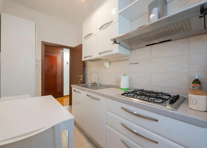 Apartmán Xenia - Renovated Two-room In Fiera Area Milán