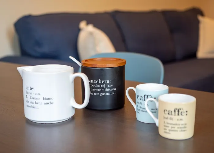 Modern 2br With Private Balcony, Steps To Metro * Mailand