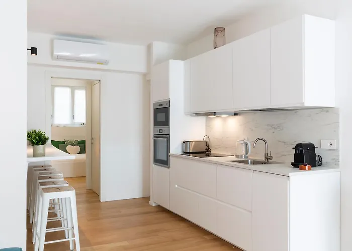 Govone Fashion House *