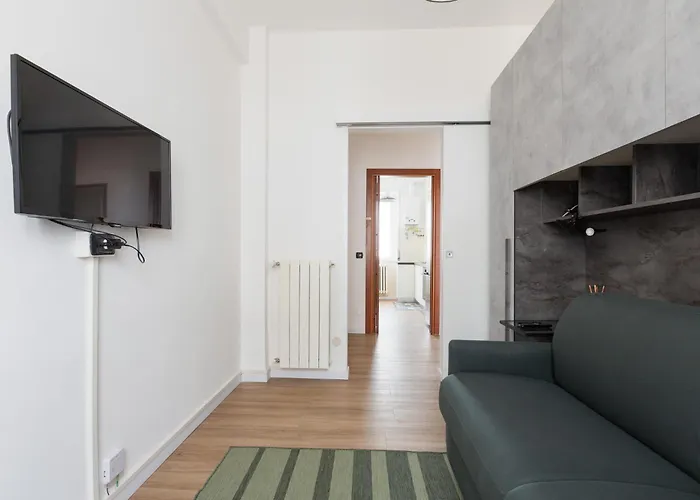 Guesthost - Corso Lodi Modern With Balcony Appartamento *