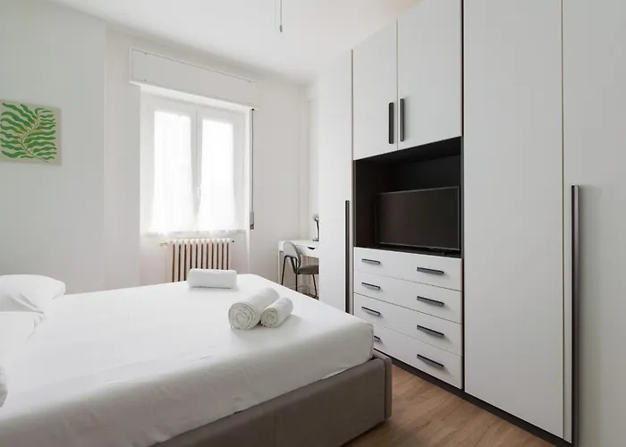 Guesthost - Corso Lodi Modern With Balcony *