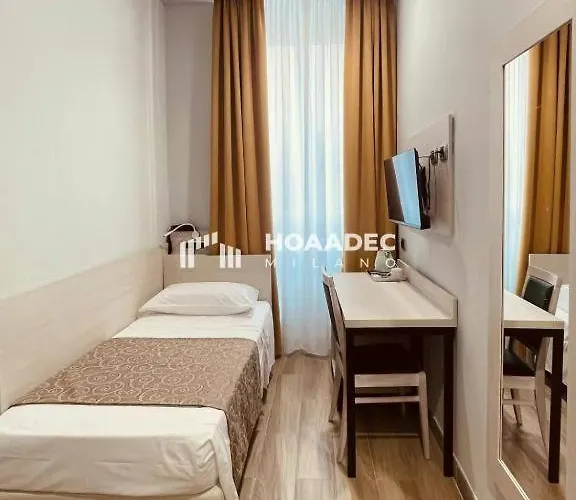 Station Group - Via Ponte Seveso 18 Πανσιόν