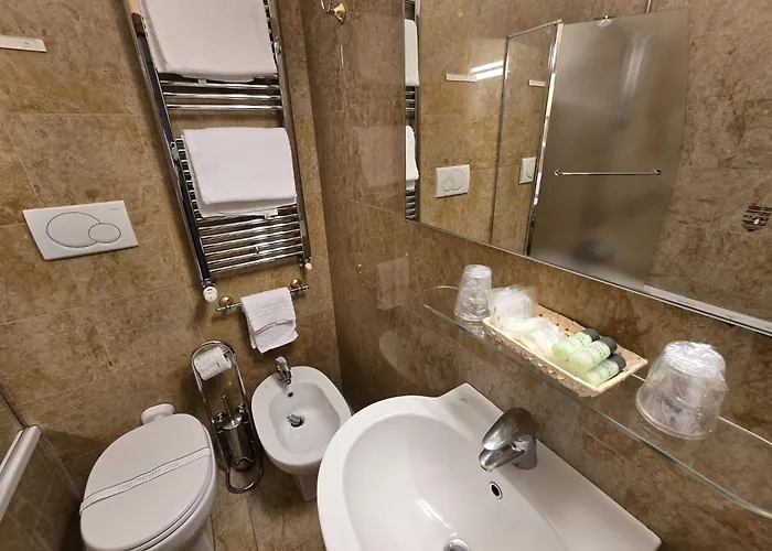 Mokinba Sant'ambroeus 3* מילאנו