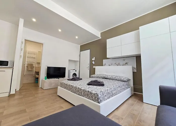 아파트 Yr - Tibaldi *