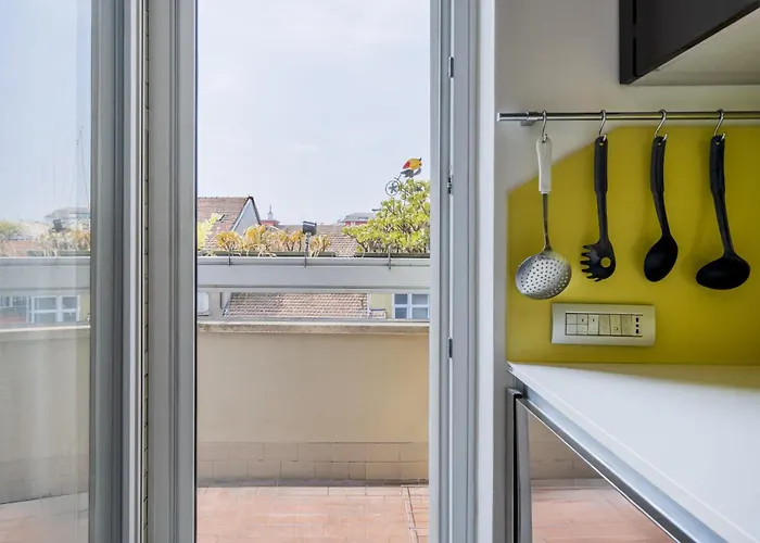 Glamorous Terrace Excl 3bdr A 300mt Da Milán