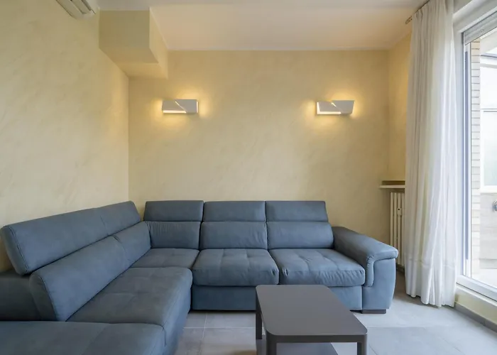 Glamorous Terrace Excl 3bdr A 300mt Da Milán