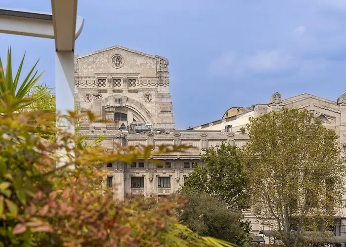 Glamorous Terrace Excl 3bdr A 300mt Da