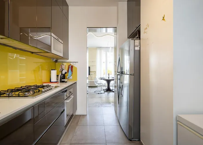 Glamorous Terrace Excl 3bdr A 300mt Da * Milán