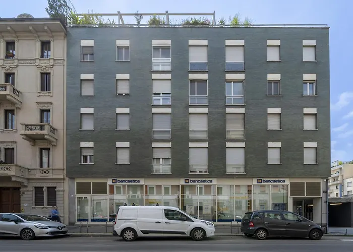 Glamorous Terrace Excl 3bdr A 300mt Da Milán