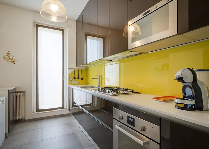 Glamorous Terrace Excl 3bdr A 300mt Da Milán