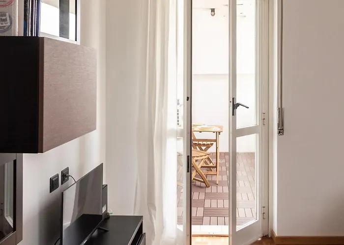 Youhosty- Terragni 31 Mediolan