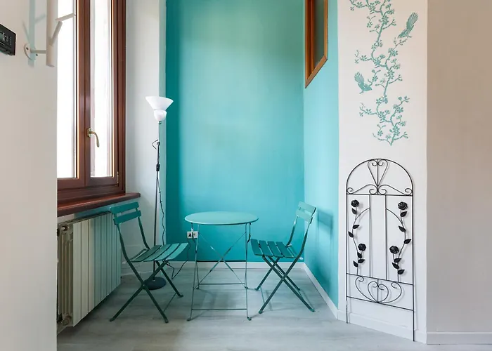 Guesthost - Turquoise Mini Flat Near Fs