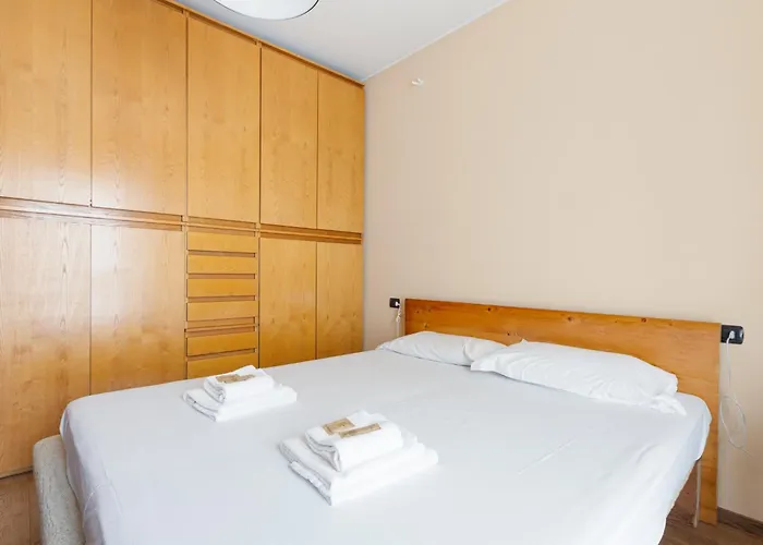 Guesthost - Bande Nere M1 Comfy With Balcony *