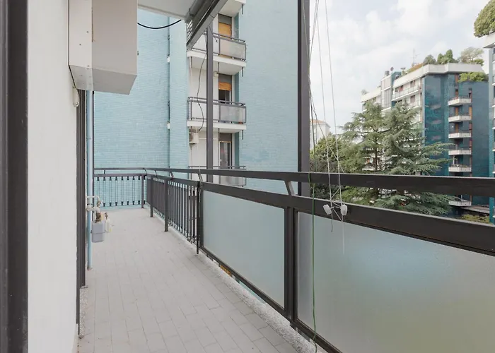 Guesthost - Bande Nere M1 Comfy With Balcony