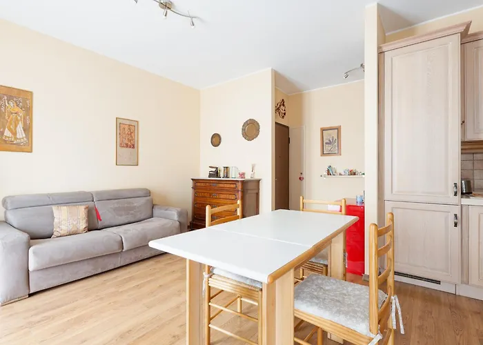 Guesthost - Bande Nere M1 Comfy With Balcony Apartmán