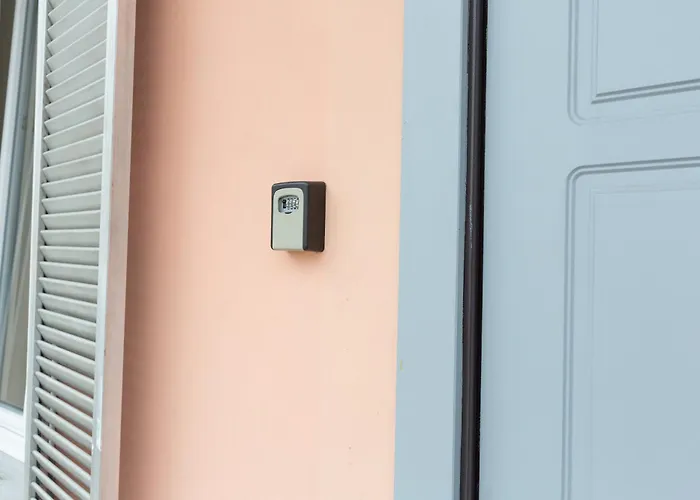 Stylish Studio, Skyline View, Modern Amenities *