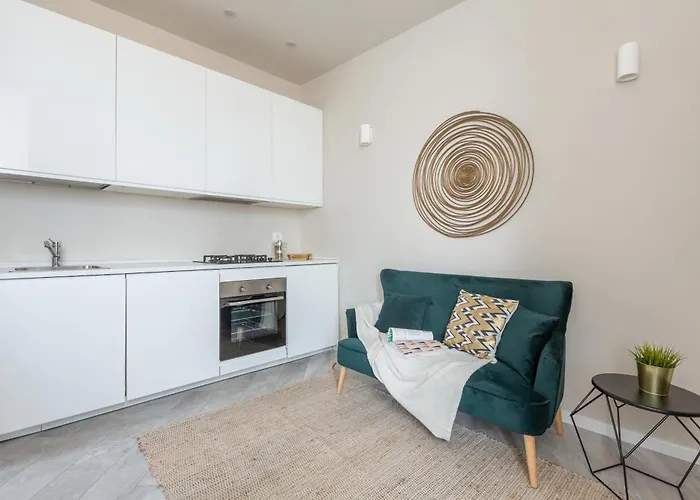 Stylish Studio, Skyline View, Modern Amenities Appartement Milaan