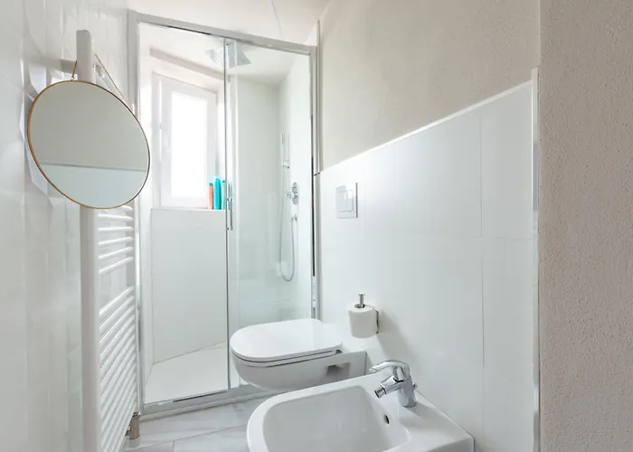 Stylish Studio, Skyline View, Modern Amenities Milán