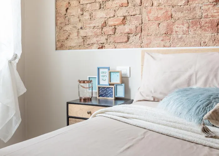 Stylish Studio, Skyline View, Modern Amenities