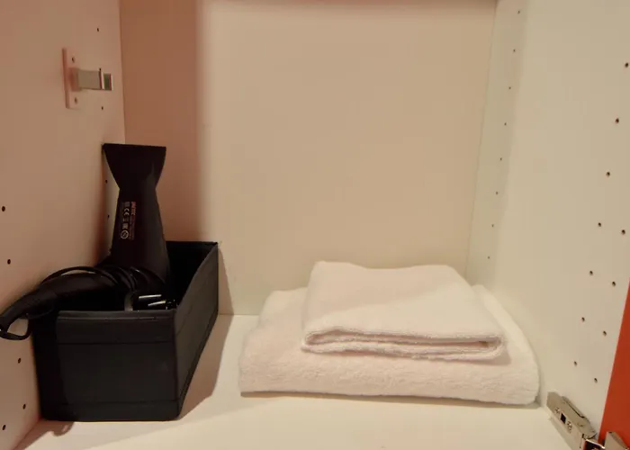 Bellissimo Mini Deluxe Di Design E A Tema Inghiterra - Potente Wi-fi Ottimo Il Collegamento Con Aeroporto Di Malpensa E Rho Fiera, Vicino A 3 Linee Metropolitane