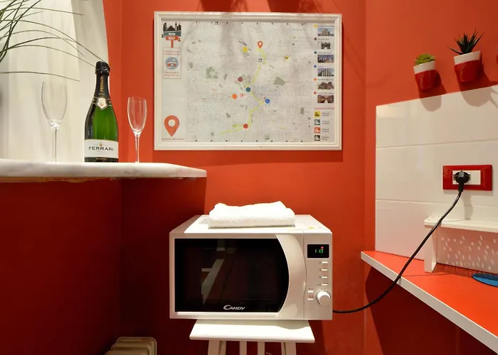 Bellissimo Mini Deluxe Di Design E A Tema Inghiterra - Potente Wi-fi Ottimo Il Collegamento Con Aeroporto Di Malpensa E Rho Fiera, Vicino A 3 Linee Metropolitane *