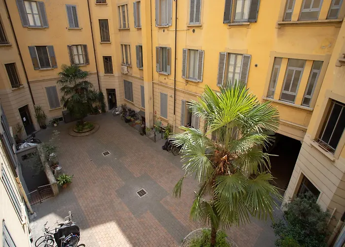The Rent - Beautiful With Balcony In Porta Romana Milan