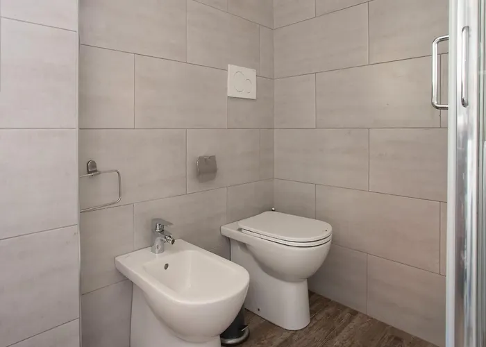 The Rent - Beautiful With Balcony In Porta Romana Apartment *