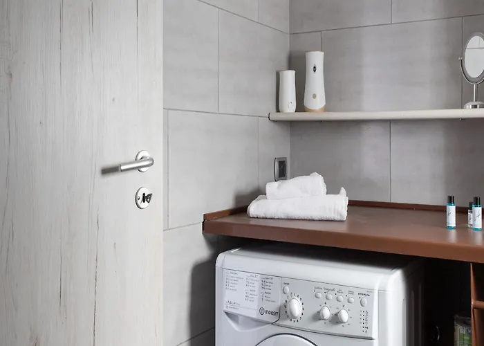 The Rent - Beautiful With Balcony In Porta Romana