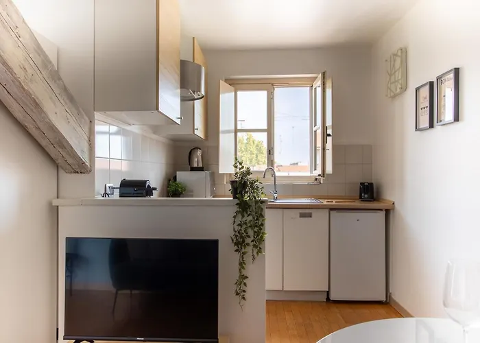 Apartment The Rent - Beautiful With Balcony In Porta Romana