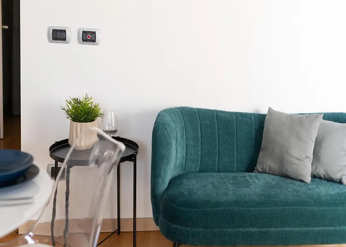 The Rent - Beautiful With Balcony In Porta Romana Apartment Milan