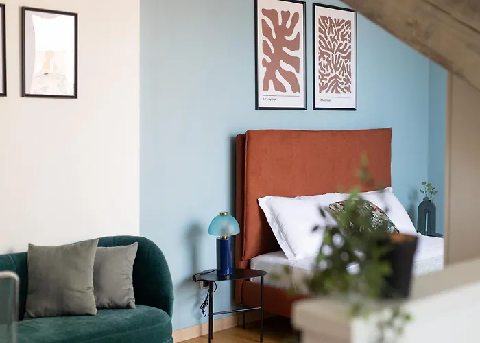 The Rent - Beautiful With Balcony In Porta Romana * Milan