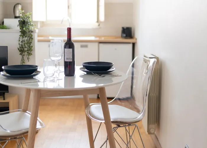 The Rent - Beautiful With Balcony In Porta Romana Apartment