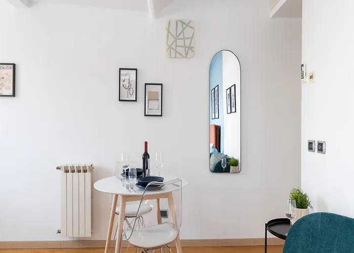 Apartment The Rent - Beautiful With Balcony In Porta Romana