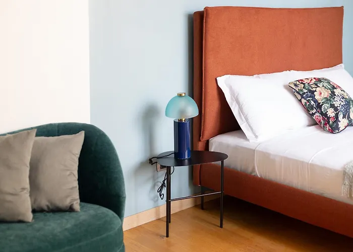 The Rent - Beautiful With Balcony In Porta Romana Apartment *