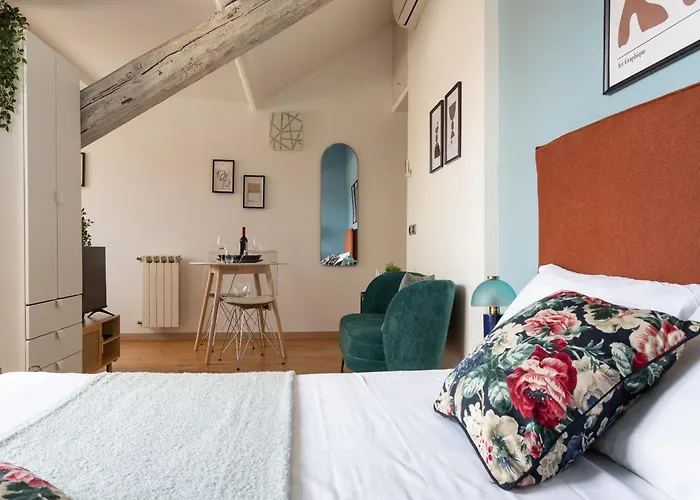 Apartment The Rent - Beautiful With Balcony In Porta Romana *