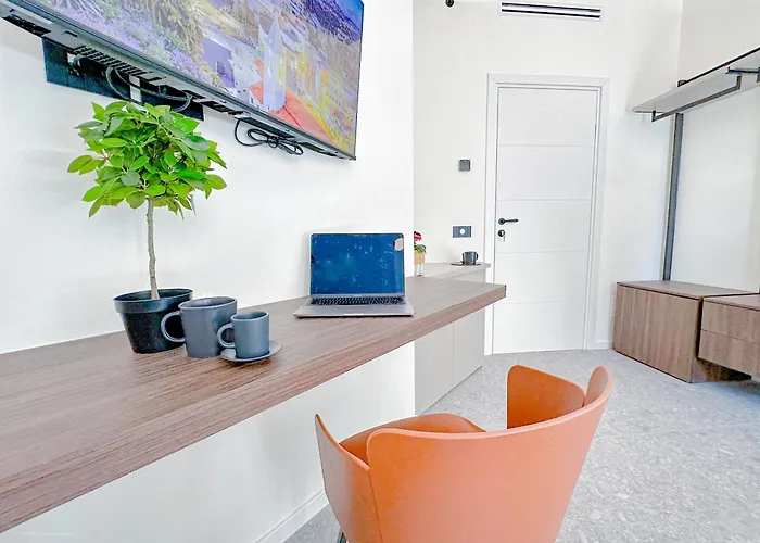 Porta Venezia - Luxy - 6 ゲストハウス ミラノ