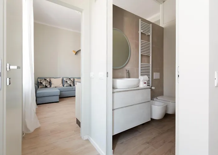 Guesthost - Washington Modern Milano