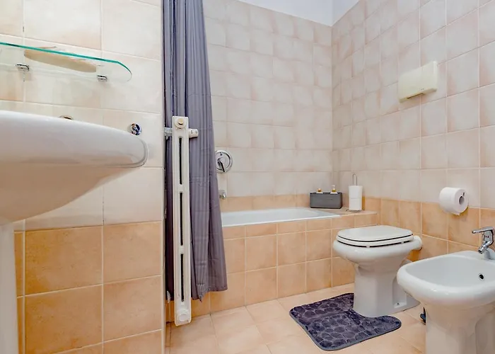 Arcimboldi Terrace - Parking Private Included, Free Wifi & Ac Apartamento