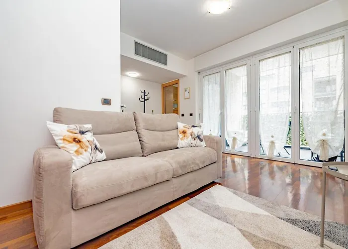 Apartamento Arcimboldi Terrace - Parking Private Included, Free Wifi & Ac