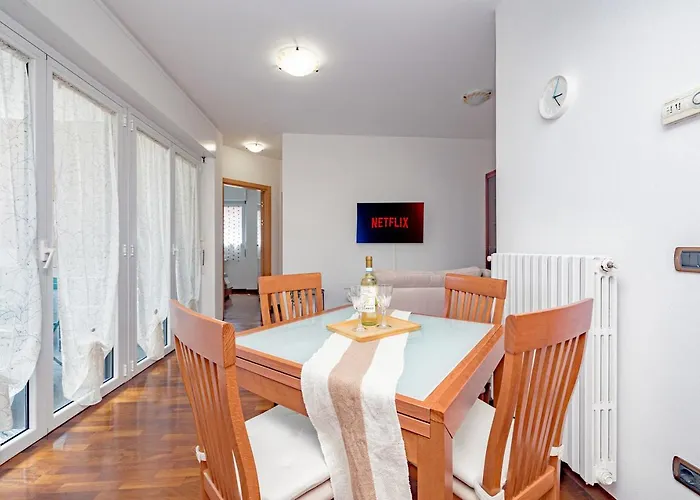 Arcimboldi Terrace - Parking Private Included, Free Wifi & Ac Apartamento *