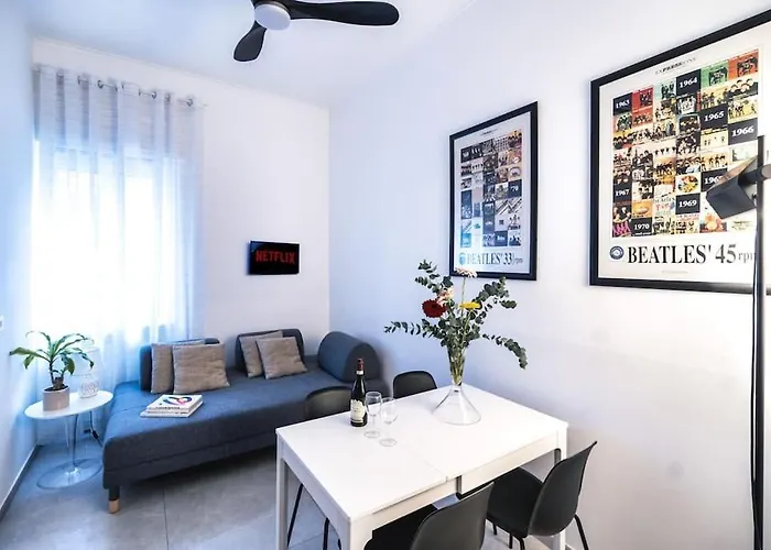 Spacious Hub, Metro At Doorstep M1 And M2 1 Min