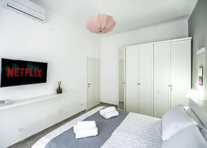 Spacious Hub, Metro At Doorstep M1 And M2 1 Min Апартаменты *