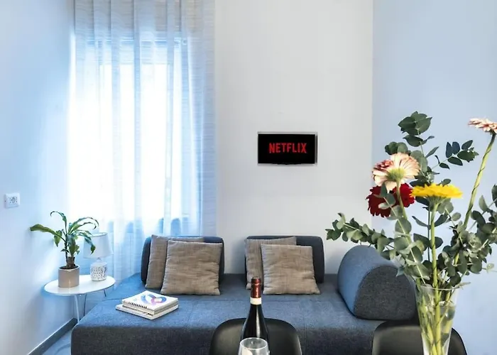 Spacious Hub, Metro At Doorstep M1 And M2 1 Min